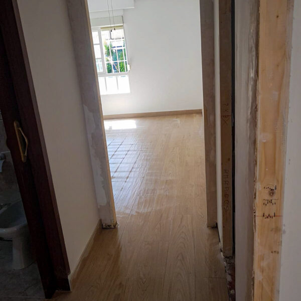 Reforma Integral en Vivienda: Transformación y Renovación de Orosuelo Reforma Integral