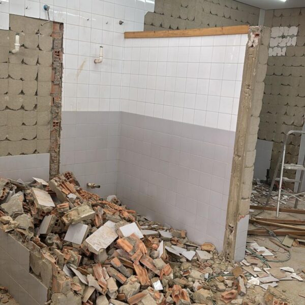 reforma-baños-colegio-cantillana19
