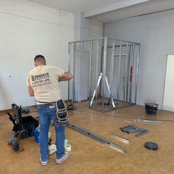 eforma de aseo accesible en el anexo del Polideportivo de Cantillana